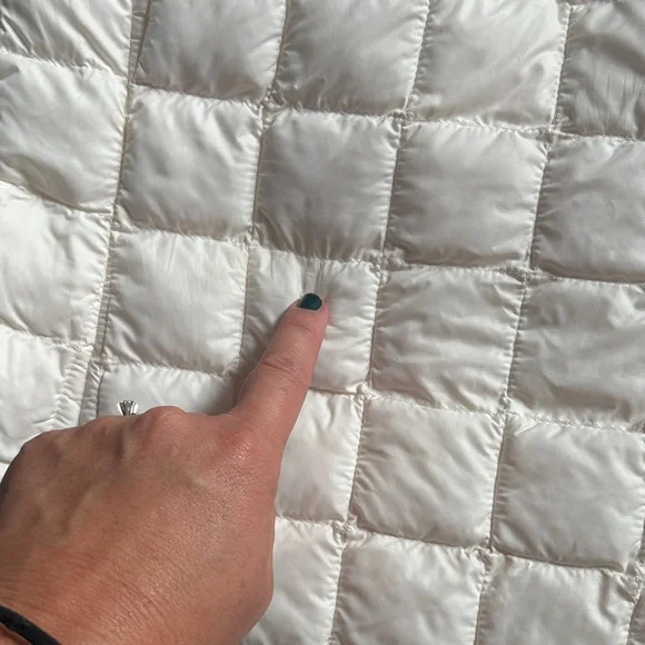 The North Face Women's Ivory Quilted Vest - Picture 7 of 8